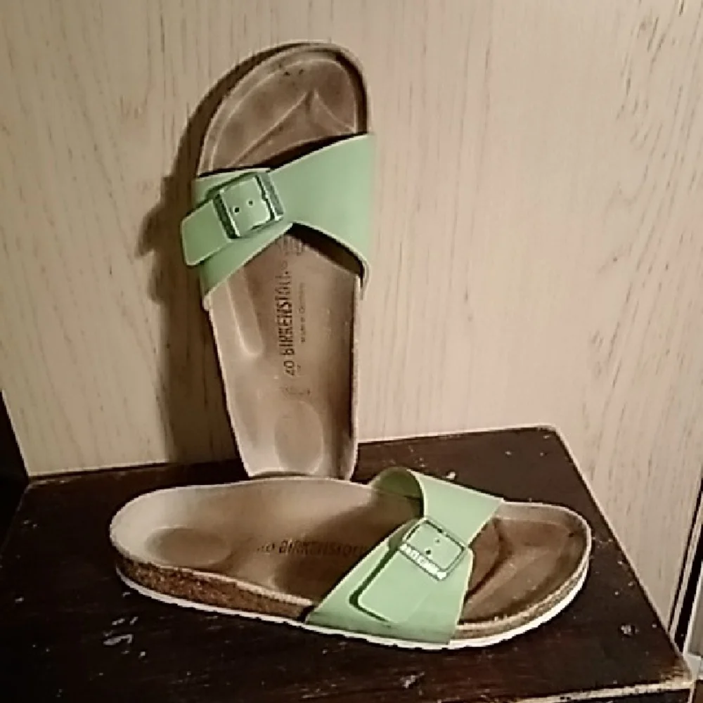Birkenstock Green Sandals with Contoured Footbed Sz 40